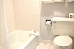 Americas Best Value Inn and Suites St. Cloud - Salle de bain