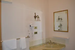 Hydro Hotel - Bathroom