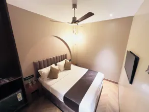 Hotel White Pearl - Colaba Mumbai - Room