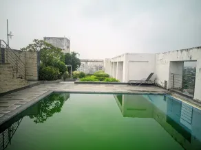 The Xen Suites Kolkata Airport - Piscine