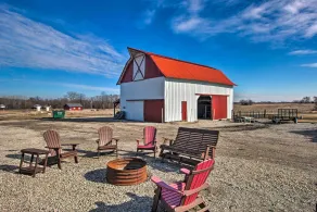 Pheasant Game Farm Missouri Vacation Rental! - Interiör