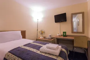 The Gardens Hotel - Chambre