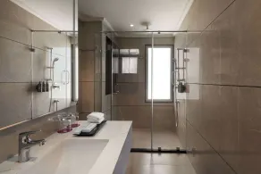 Ramada Encore by Wyndham Udaipur Roopnagar - Salle de bain