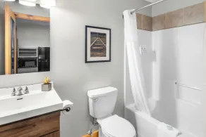 EverSpring Inn & Suites - Badrum