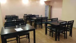 Hotel Housefinch Residency - Restaurant