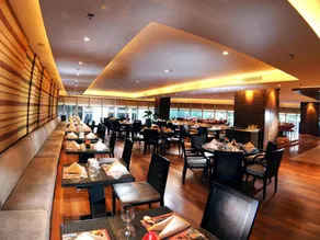 Puteri Wing - Riverside Majestic Hotel - Restaurant