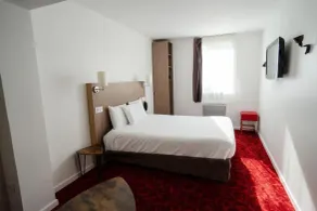  Brit Hotel Essentiel CHOLET - Chambre