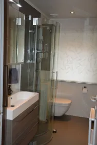 Charming Belgian Getaway, vakantiewoning in Oudsbergen - 3 Bedrooms Garden - Bagno