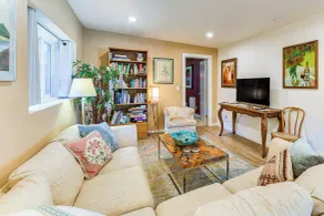 Hot Tub & Views: 'Secret Garden' Fort Bragg Cabin - Interiör