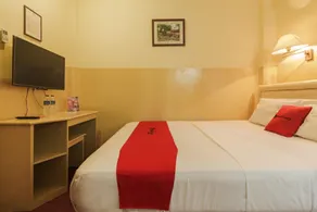RedDoorz @ Jalan Jaksa - Room