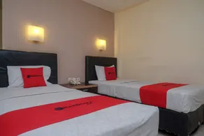 RedDoorz Plus @ Grand Populer Hotel - Room