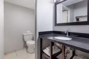 Clarion Hotel & Suites BWI Airport North - Salle de bain