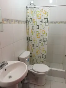 Hostal Rodinn - Bathroom
