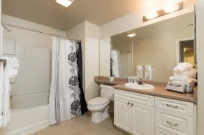 Bluebird Suites in Santa Clara - Badezimmer