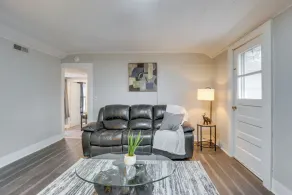 Pet-friendly Auburn Apartment w/ Balcony! - Interiör