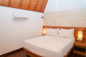 Cross Vibe Paasha Atelier Bali Kuta - Zimmer