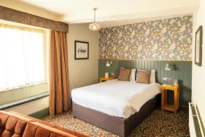 Red Lion Hotel by Greene King Inns - Room