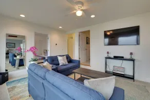 Chic Port Angeles Home w/ Oceanfront Balcony! - Innvendig
