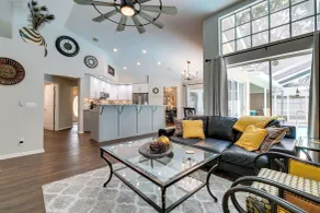 Family Getaway w/ Games & Pool in Spring Hill - Interiør