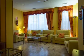 Hotel Castilla - Lobby sitting area