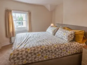 Town Centre Apartment Perfect Location with on-street parking - Værelse