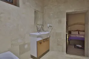 Relic House - Baño