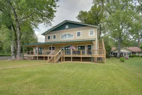 Waterfront Hot Springs Home 19 Mi to Natl Park! - Interiör