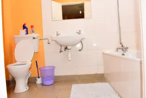 TRINITY APARTMENT - THE HOME OF PEACE - Baño