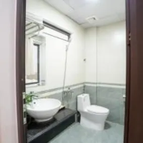 Vsana Vu Son Hotel - Bathroom