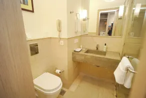 Muse Sarovar Portico Nehru Place - Bagno