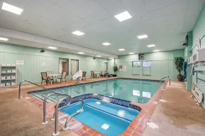 Days Inn & Suites by Wyndham Mt Pleasant - Piscine