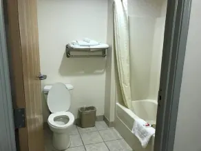 Super 8 by Wyndham Salina - Salle de bain
