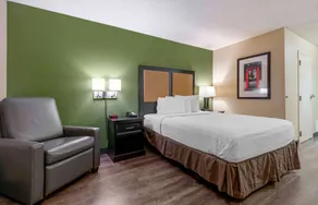 Extended Stay America Select Suites - St Louis - O' Fallon, IL - Room