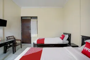 RedDoorz Syariah at Hotel Pandan Wangi near Alun Alun Sidoarjo - Chambre
