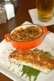 Crowne Plaza Hotel Glen Ellyn/Lombard by IHG - Restaurant