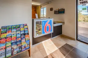 Motel 6-Drums - Reception