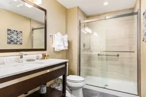 Best Western Plus Philadelphia-Pennsauken Hotel - Salle de bain