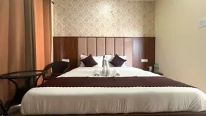 Aries Inn - Room