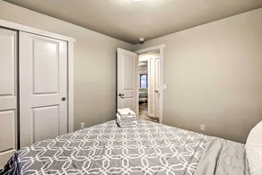Spacious Kent Home ~ 17 Mi to Dtwn Seattle! - Zimmer