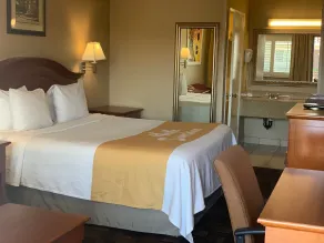 Days Inn by Wyndham Alhambra CA - Room