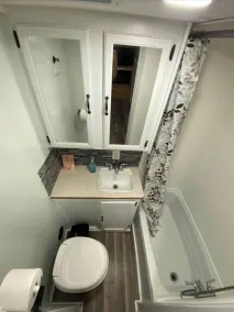 Wildwood Camper De Sleeps 6-7, - Badezimmer