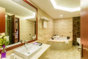 Muong Thanh Luxury Bac Giang Hotel - Badeværelse