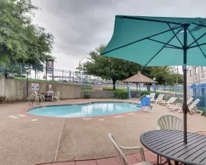 Quality Inn & Suites Grand Prairie South - Piscine