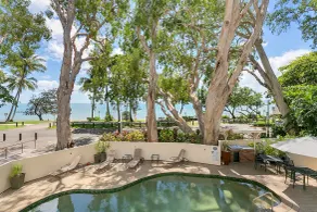 On Palm Cove Beachfront Apartments - Vistas desde la habitación