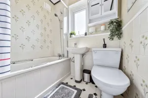 Spacious 3 bd Garden M25, Free Parking,Bluewater - Badeværelse