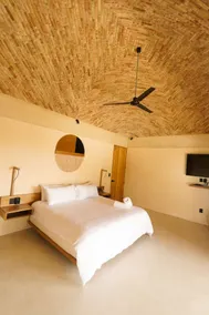 Casa Borka LUXURY FULLY FURNISHED BEACH CONDOS WITH POOL - Chambre