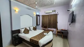 Hotel Aishwarya - Room