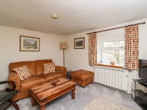 Silver Hill Cottage - Living area