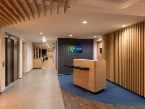 Holiday Inn Express - Hamburg South A7-AS42 by IHG - Recepción