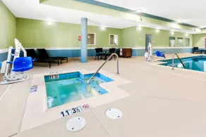 Holiday Inn Express & Suites Klamath Falls Central by IHG - Piscine